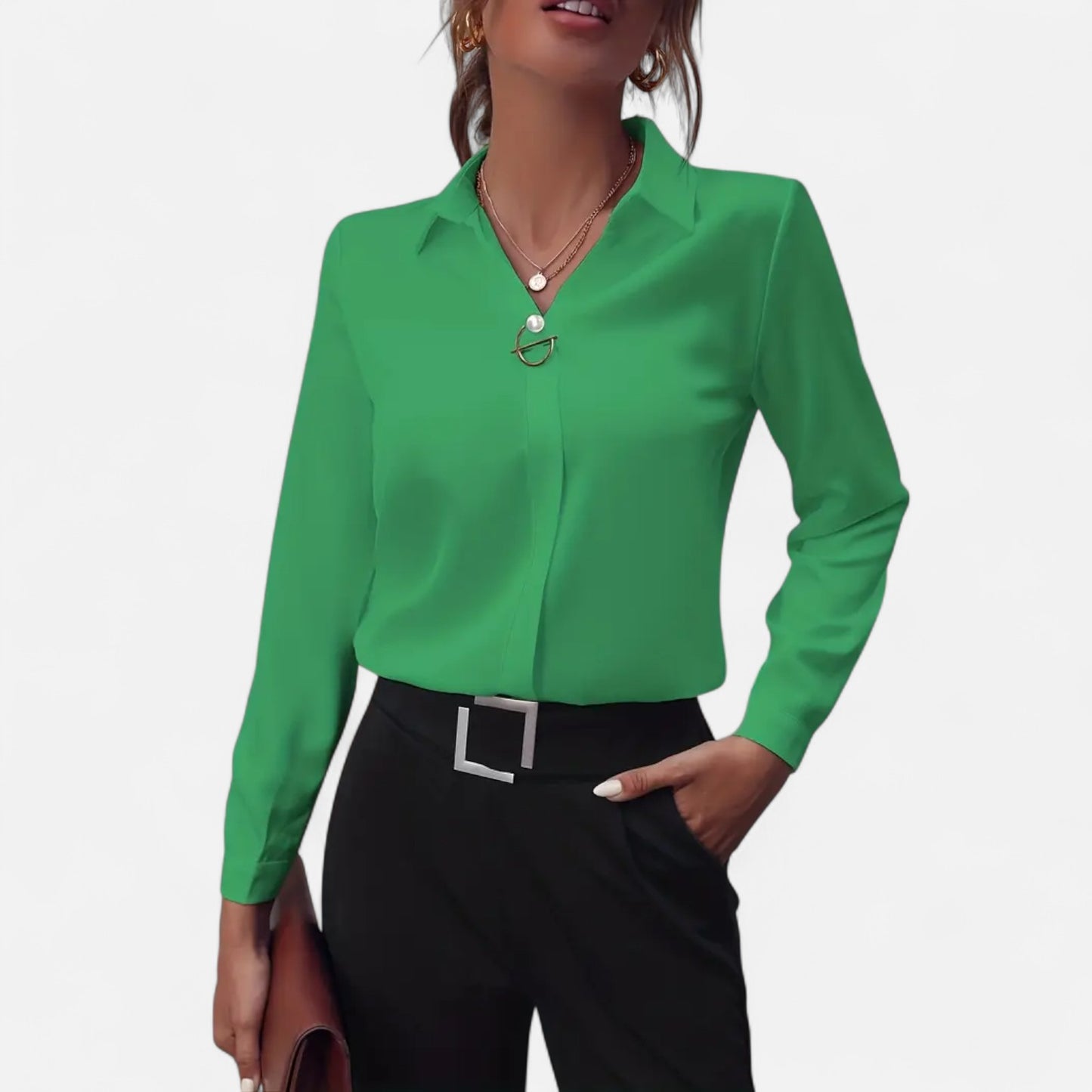 Novaréy | Blouse Élégante à Manches Longues – Détails Boutons Perles et Finesse Intemporelle