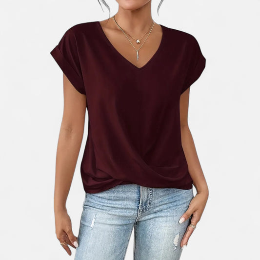 Novaréy | T-shirt Femme à Encolure Cœur – Délicatesse Moderne et Silhouette Sublimée